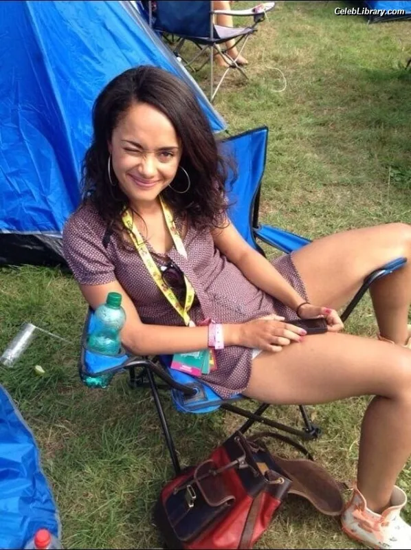 Karla Crome photo 3 of 5