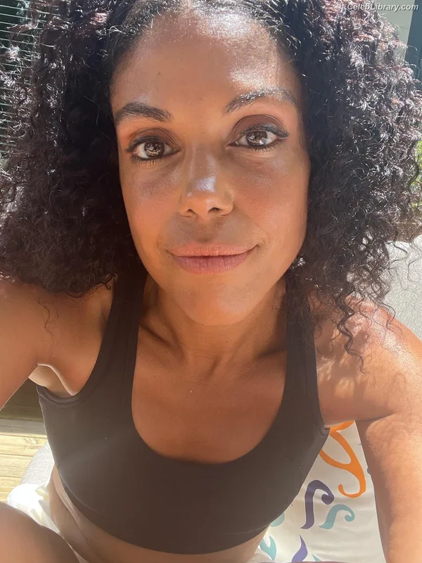 Karla Mosley photo 1 of 8