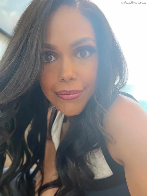 Karla Mosley photo 6 of 8