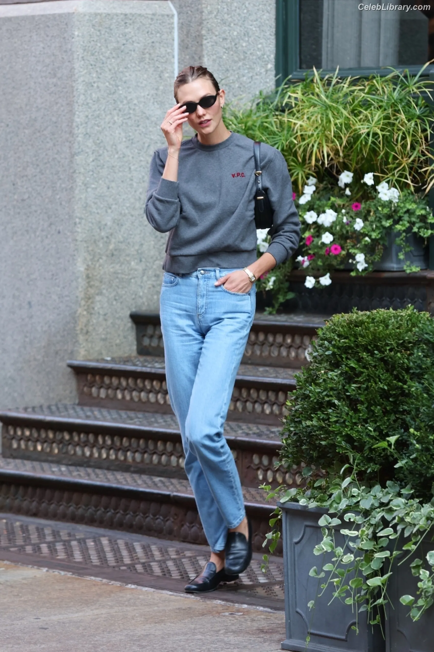 Karlie Kloss photo 12 of 302