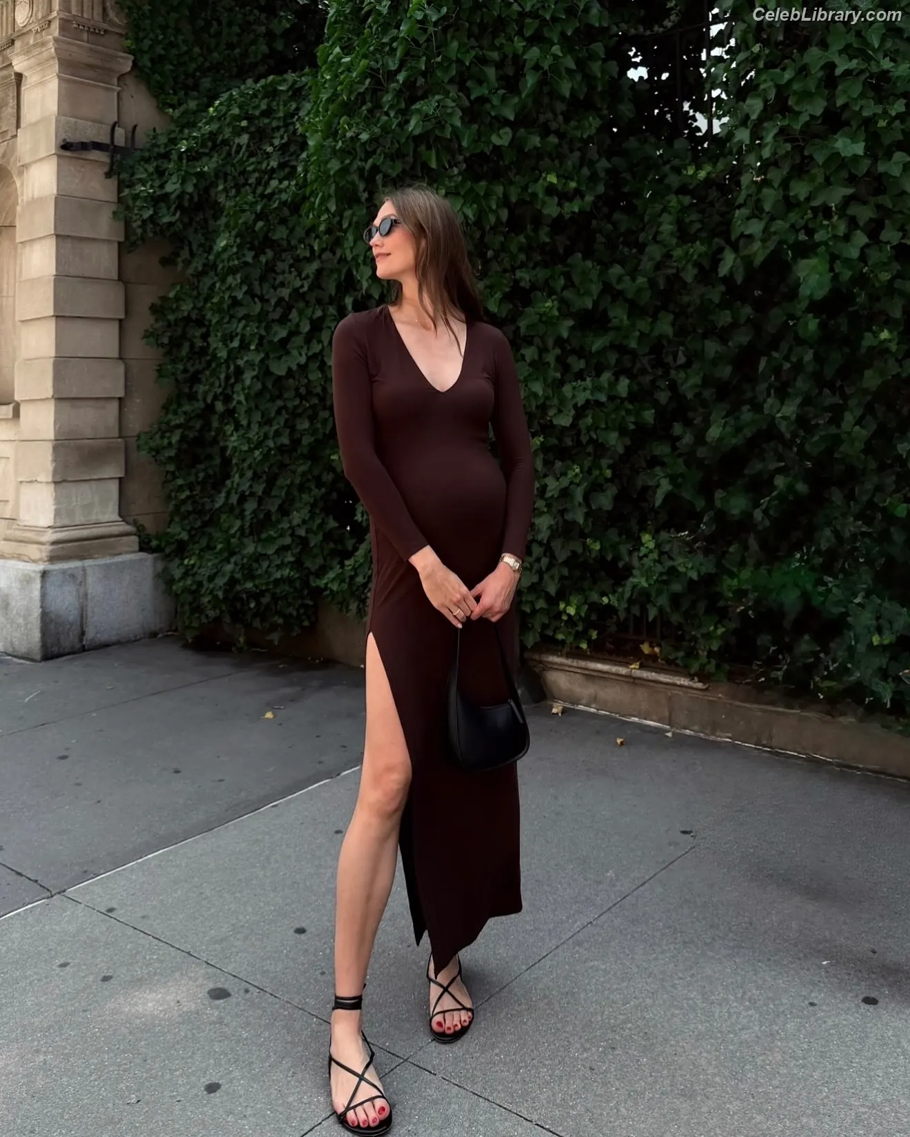 Karlie Kloss photo 11 of 302