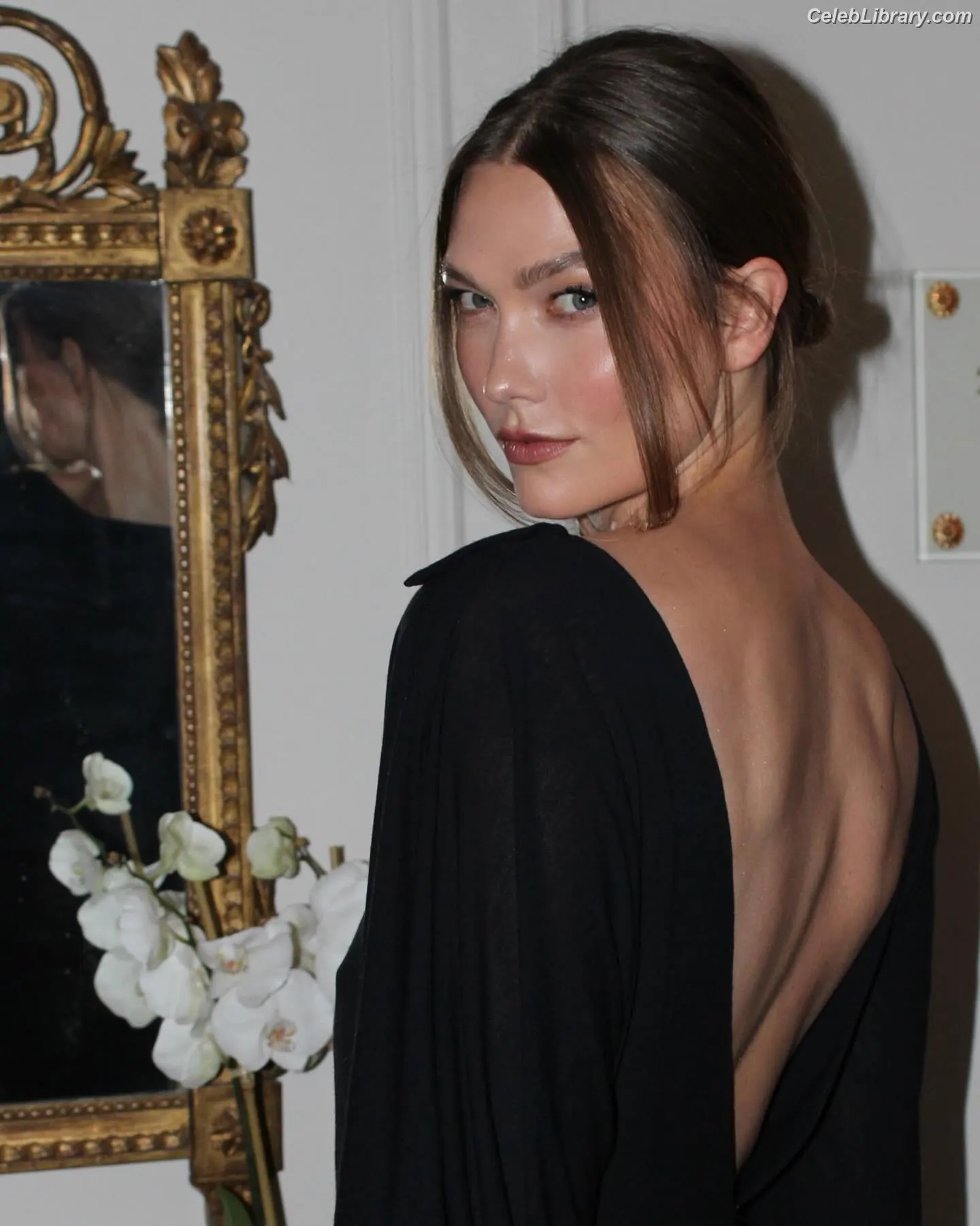 Karlie Kloss photo 10 of 302