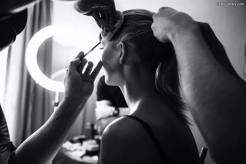 Karlie Kloss photo 9 of 303