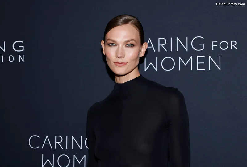 Karlie Kloss photo 12 of 303