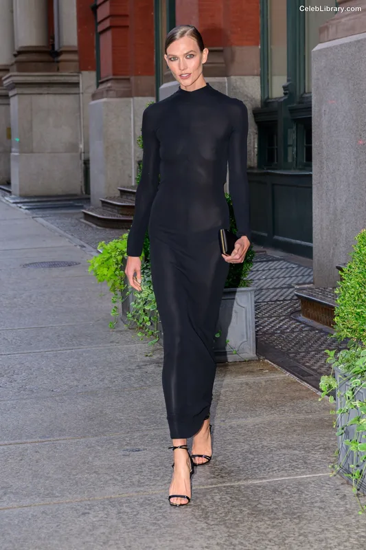 Karlie Kloss photo 13 of 303