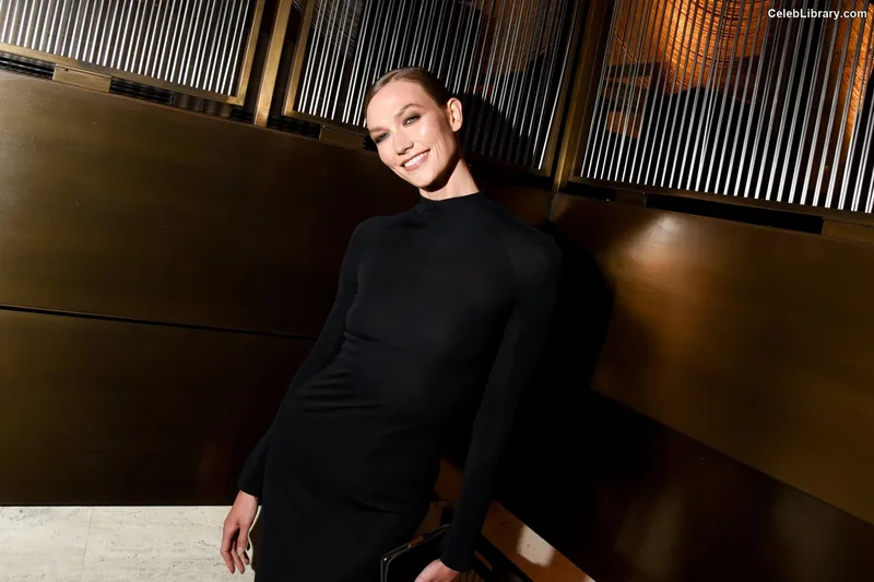 Karlie Kloss photo 17 of 303