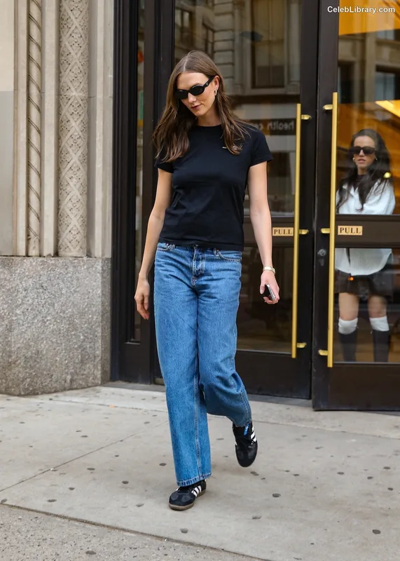 Karlie Kloss photo 17 of 303