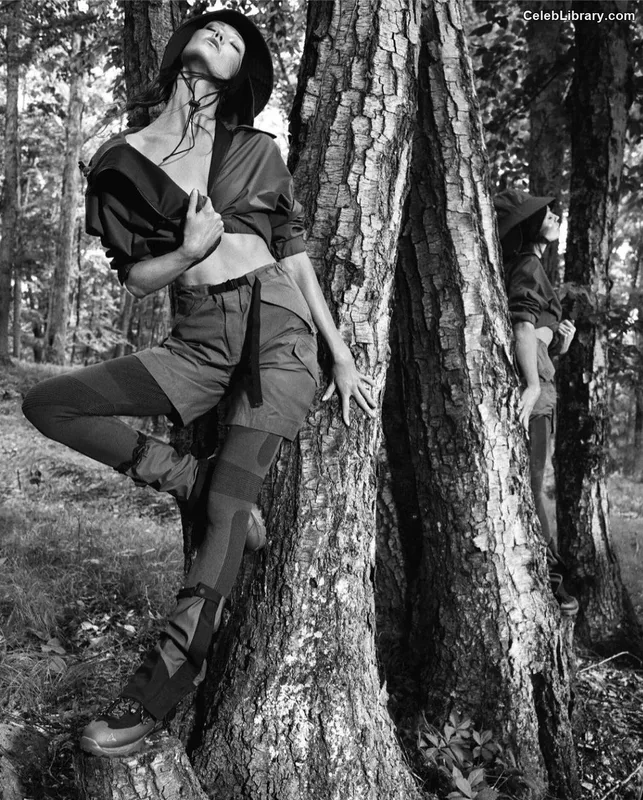 Karlie Kloss photo 19 of 303