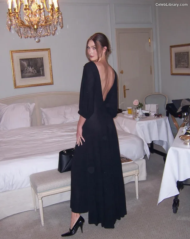 Karlie Kloss photo 9 of 303