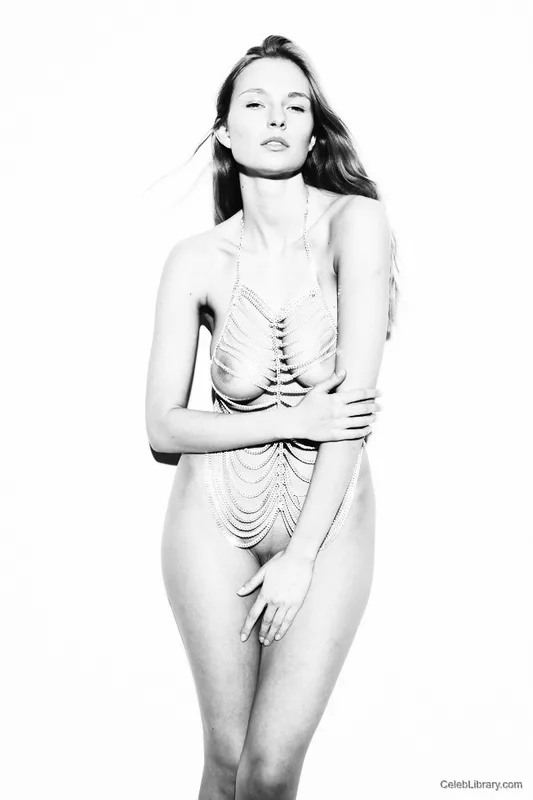 Karolina Szymczak photo 13 of 16