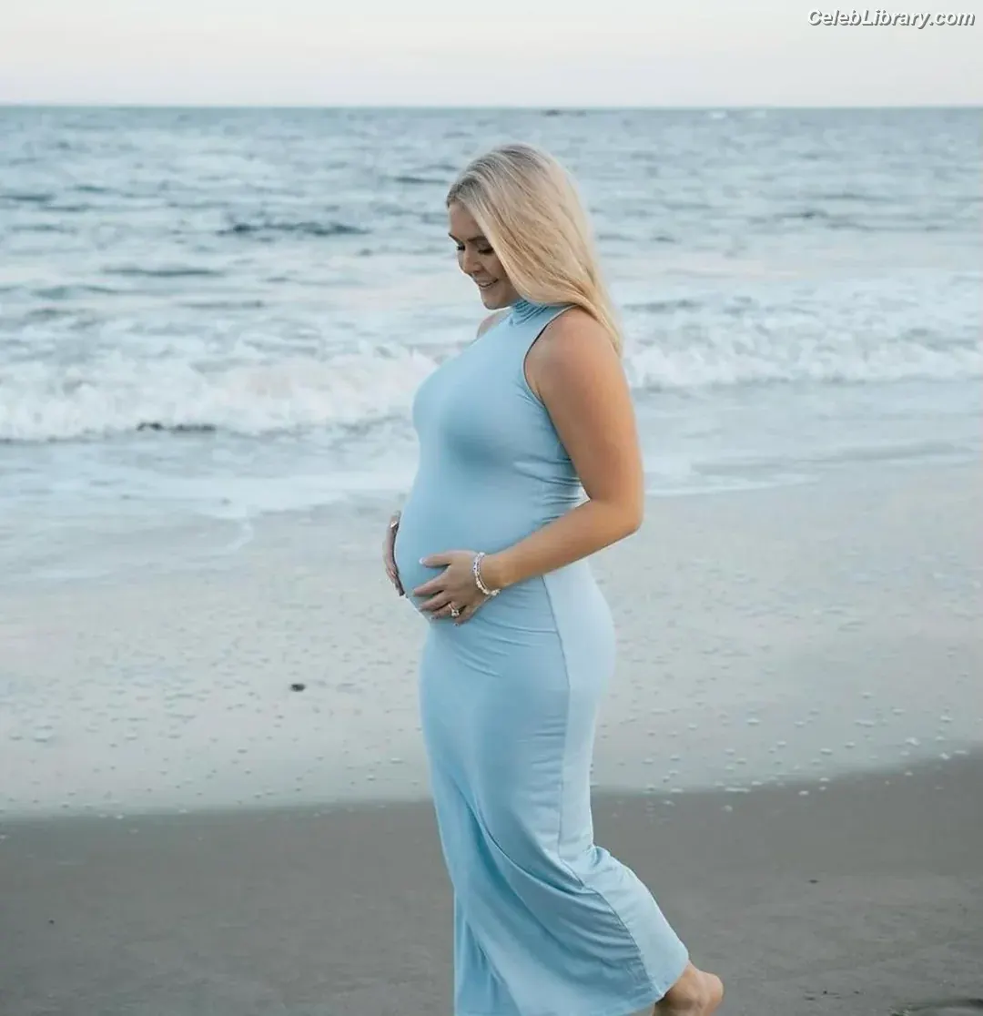 Karoline Claire Leavitt photo 1 of 56