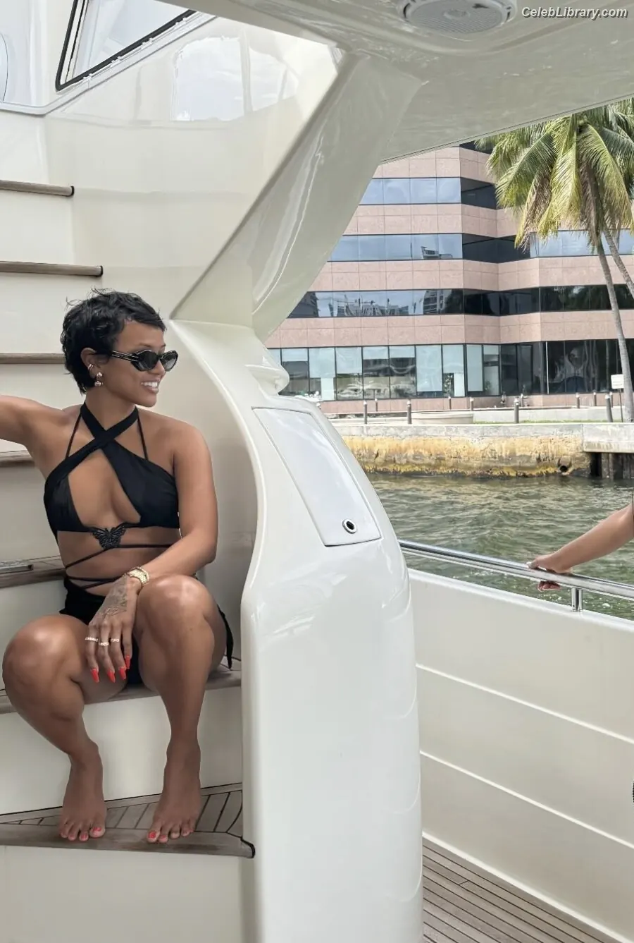 Karrueche Tran photo 3 of 259