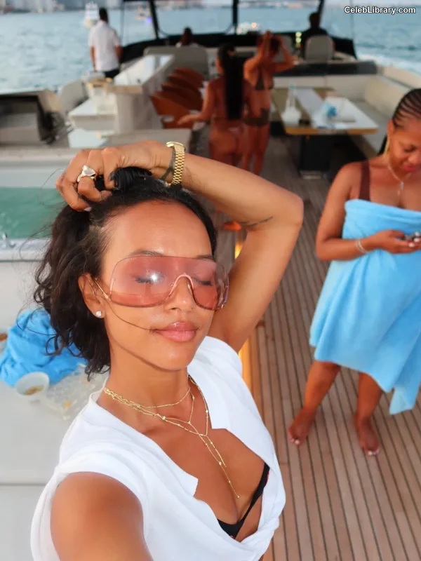 Karrueche Tran photo 20 of 260