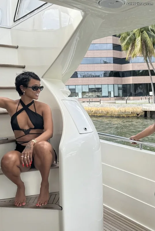 Karrueche Tran photo 6 of 260