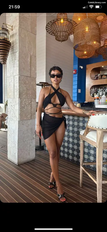 Karrueche Tran photo 8 of 260