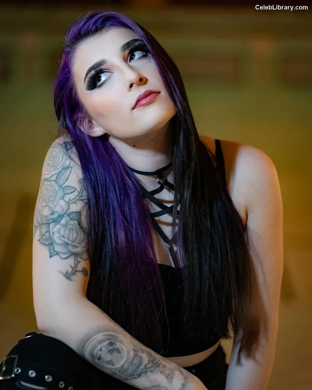 Kasey Karlsen photo 3 of 297