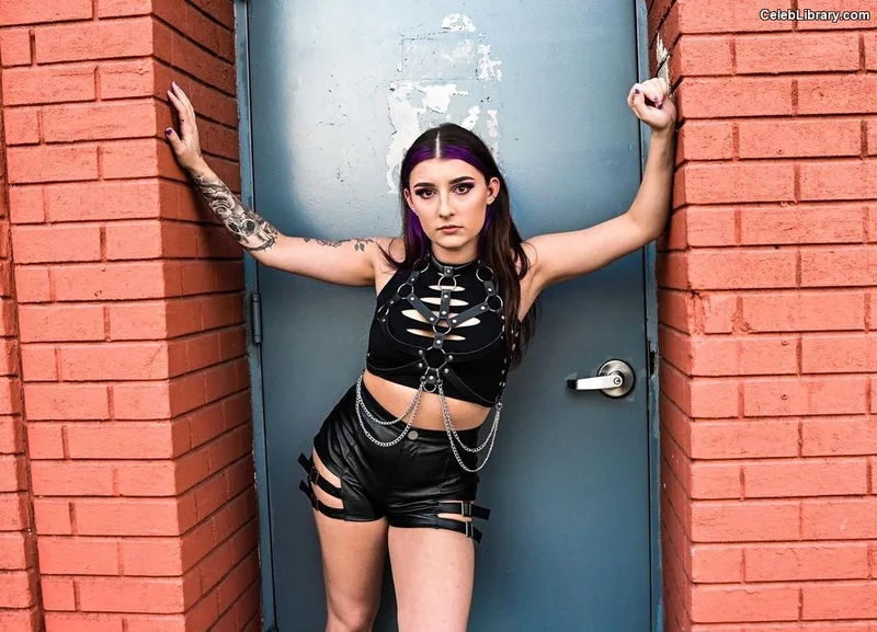 Kasey Karlsen photo 11 of 297