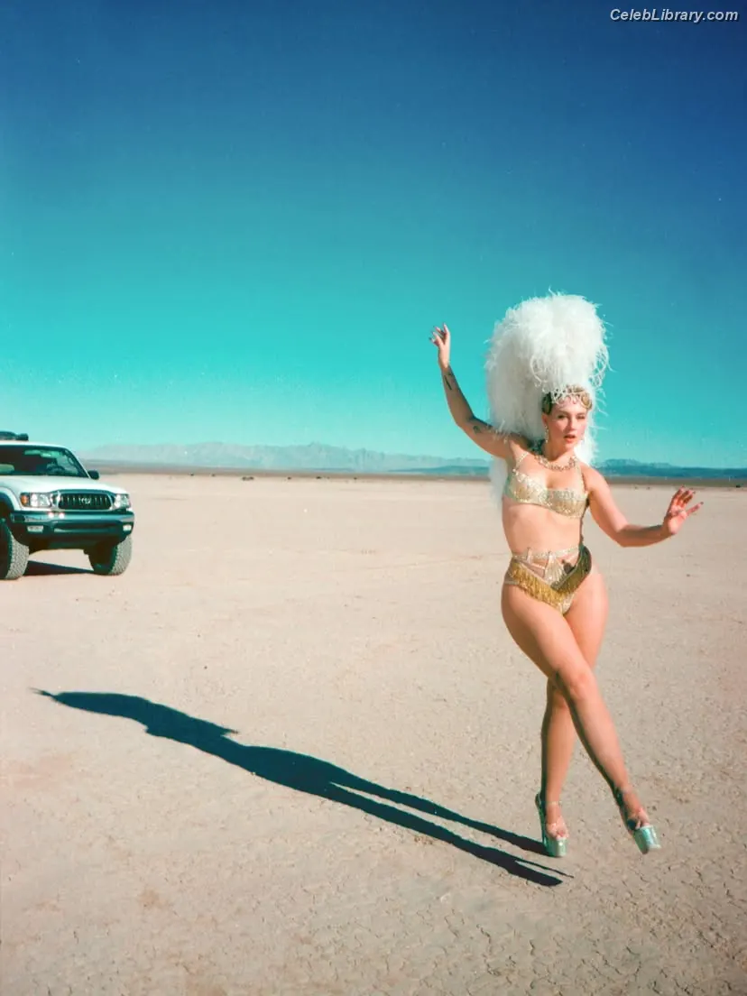 Kat Cunning photo 14 of 69