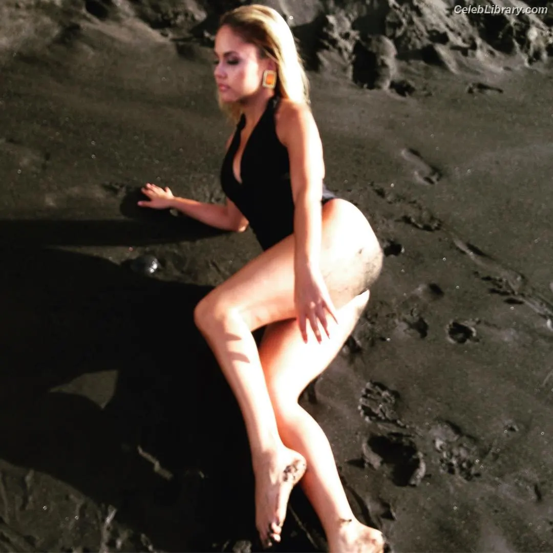 Kat Deluna photo 8 of 53