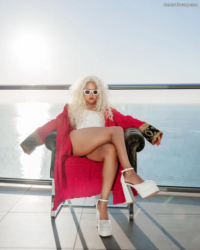 Kat Deluna photo 4 of 54