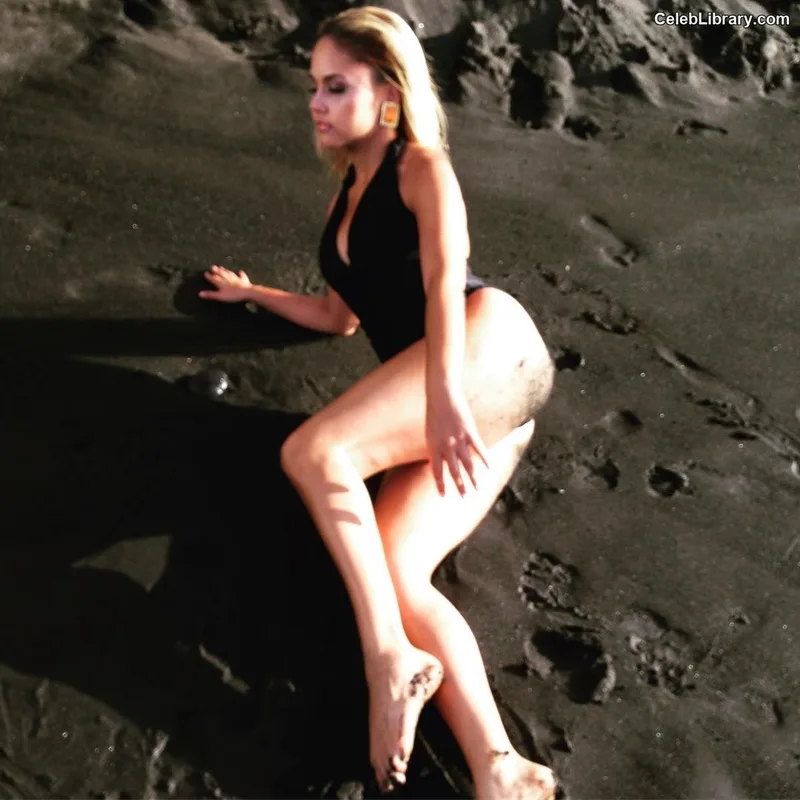 Kat Deluna photo 8 of 54