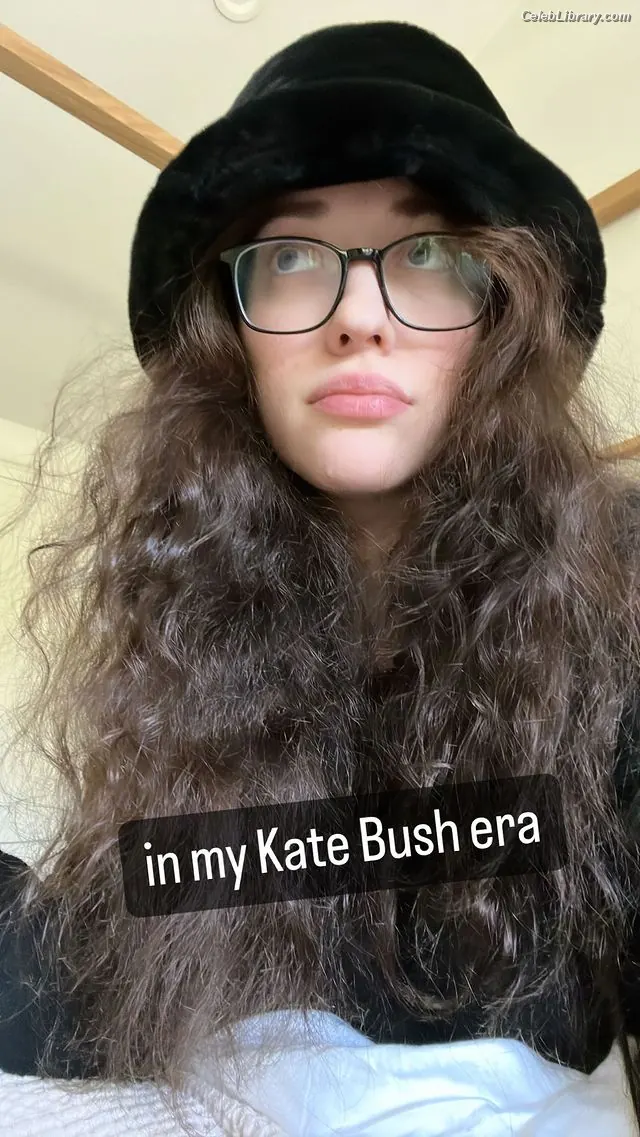 Kat Dennings photo 7 of 458