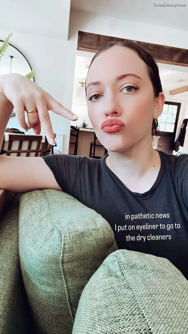 Kat Dennings photo 10 of 458