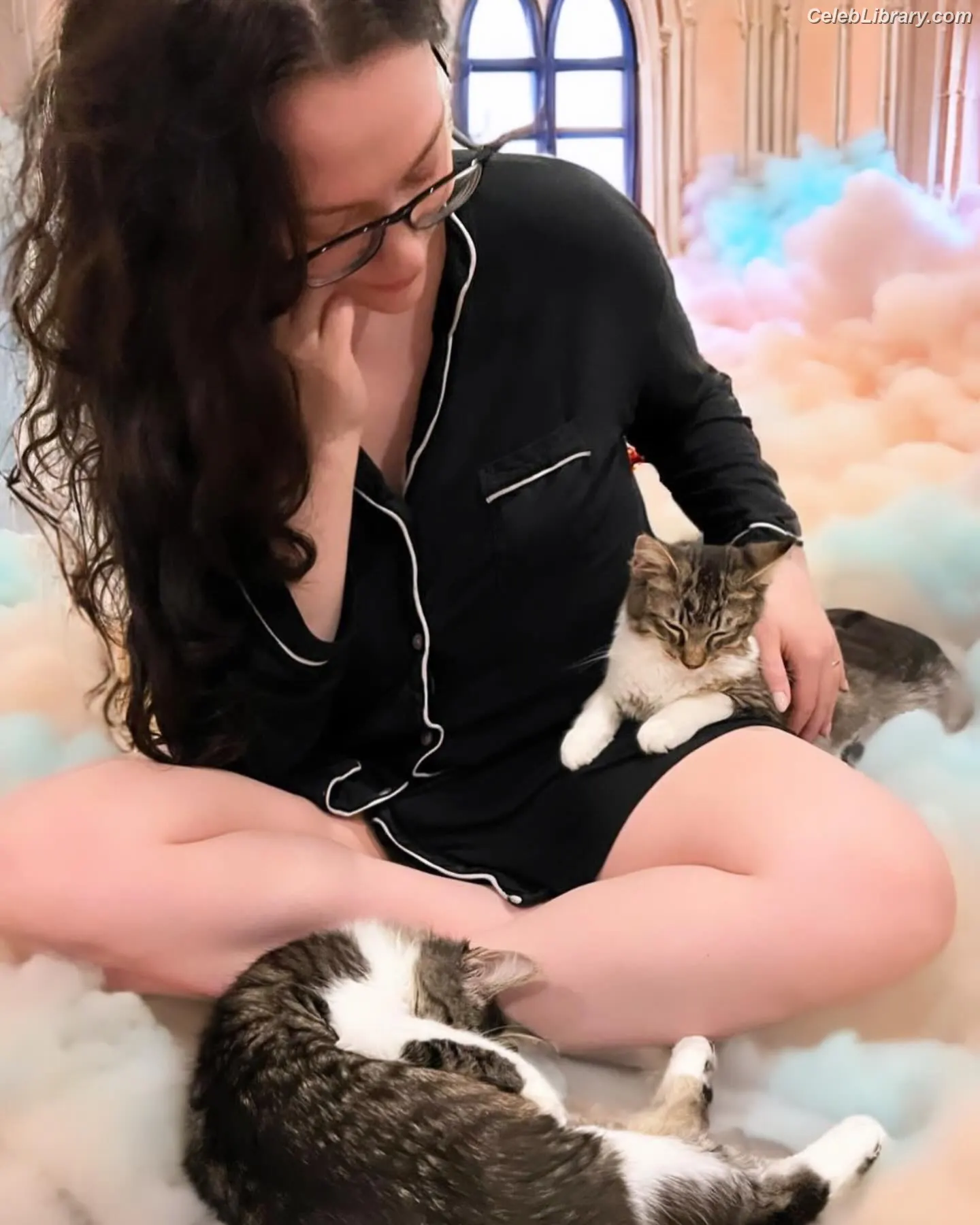 Kat Dennings photo 12 of 458