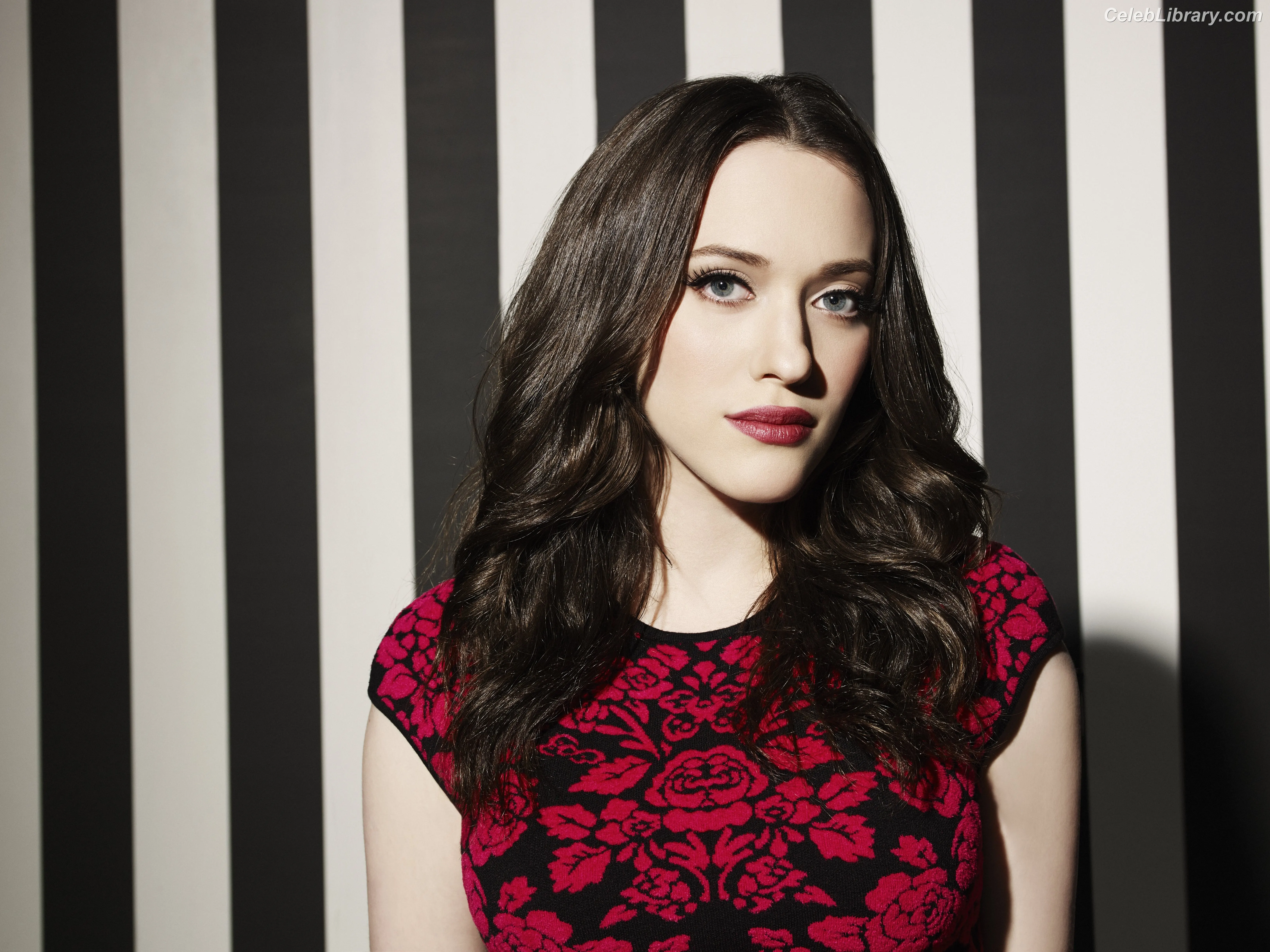 Kat Dennings photo 18 of 458