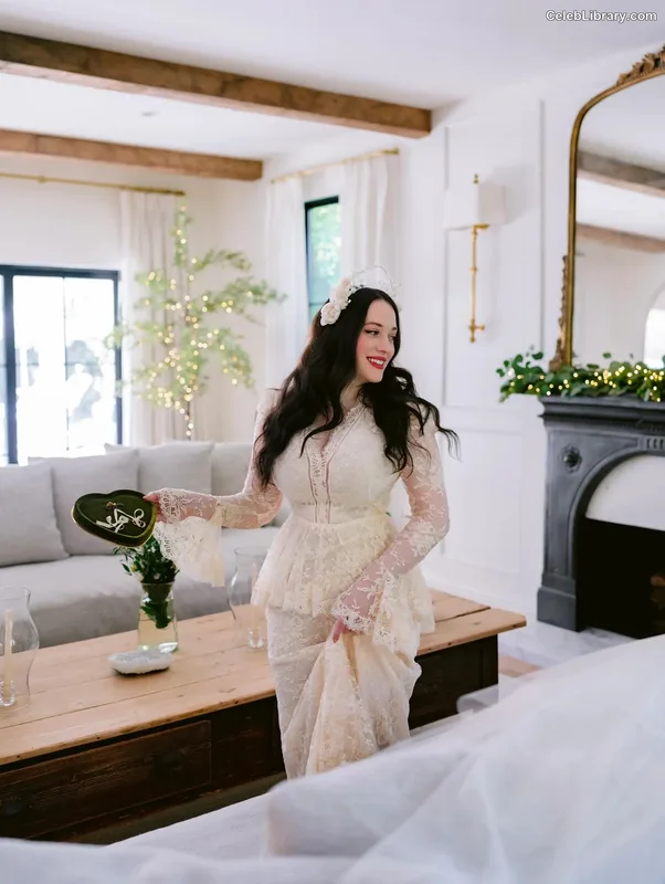 Kat Dennings photo 7 of 454