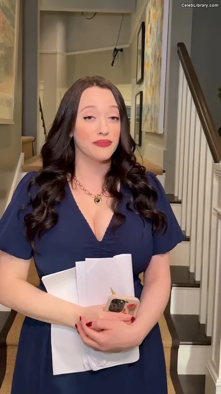 Kat Dennings photo 13 of 454
