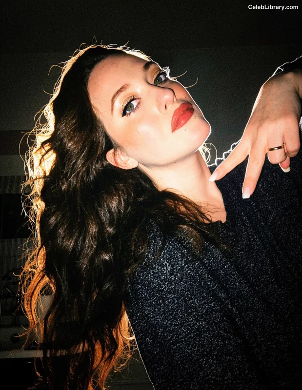 Kat Dennings photo 15 of 454