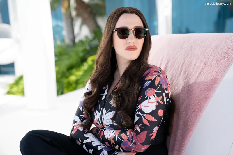 Kat Dennings photo 1 of 454