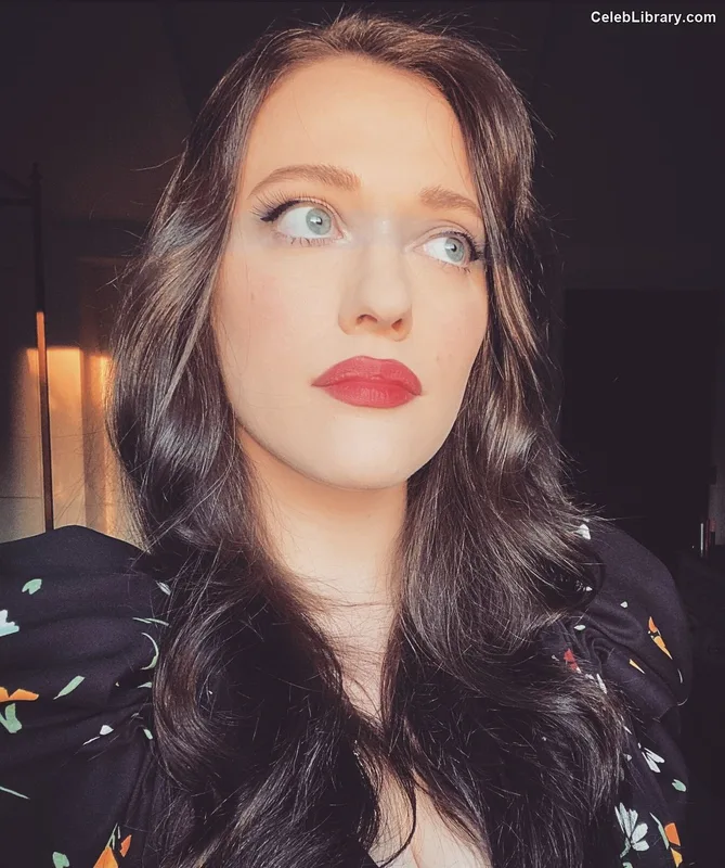 Kat Dennings photo 11 of 454