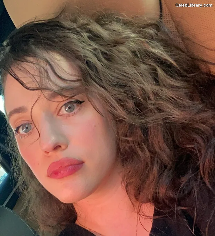 Kat Dennings photo 13 of 454