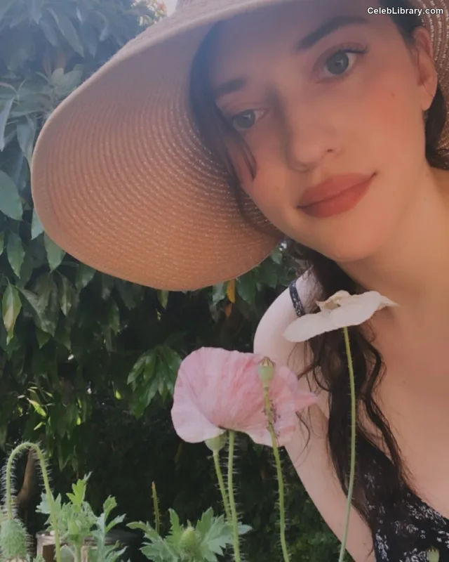 Kat Dennings photo 14 of 454