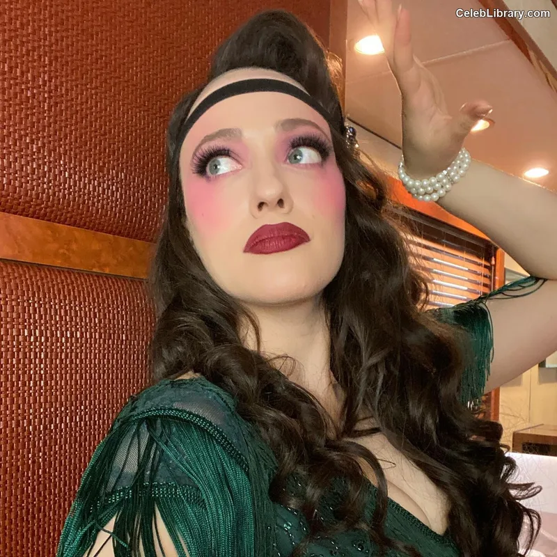 Kat Dennings photo 20 of 454