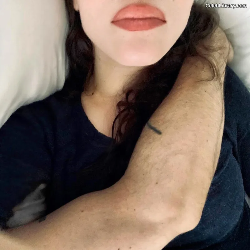 Kat Dennings photo 21 of 454