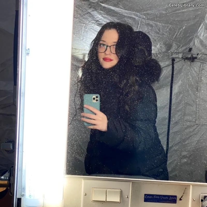 Kat Dennings photo 23 of 454