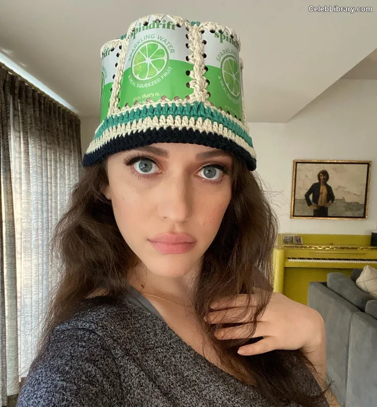 Kat Dennings photo 9 of 454