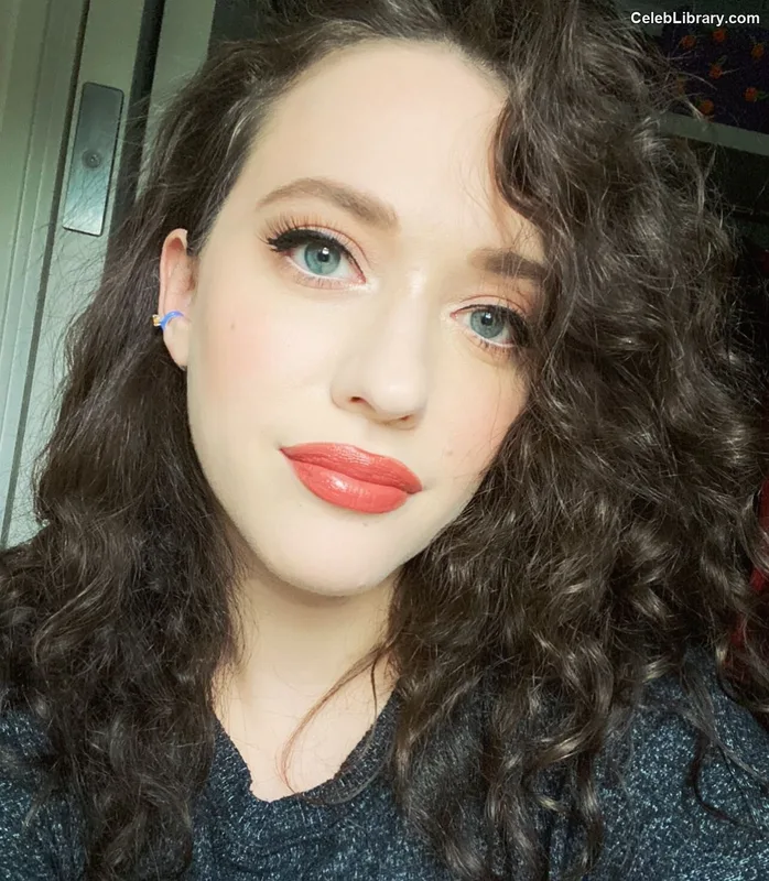 Kat Dennings photo 19 of 454
