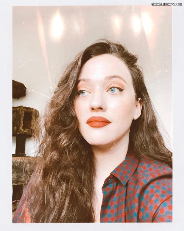 Kat Dennings photo 20 of 454