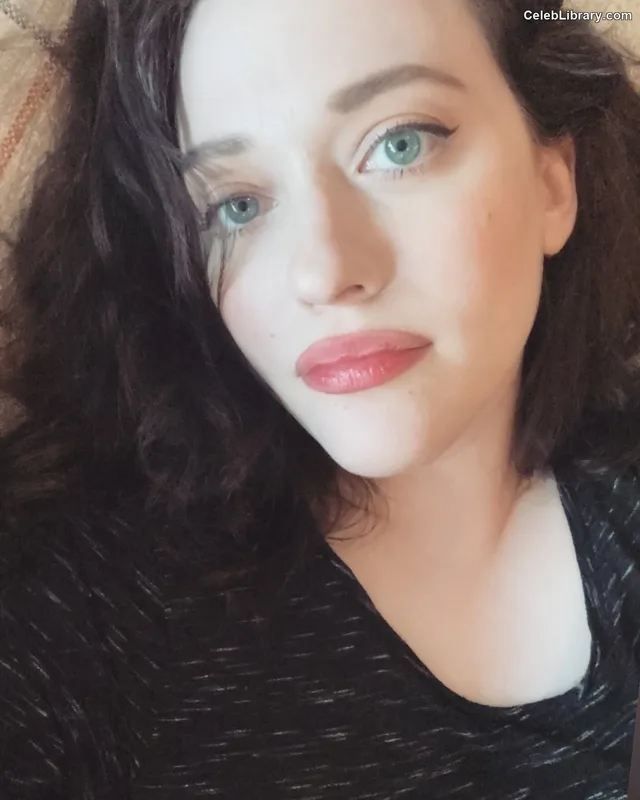 Kat Dennings photo 2 of 454