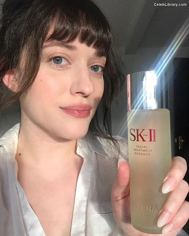 Kat Dennings photo 5 of 454