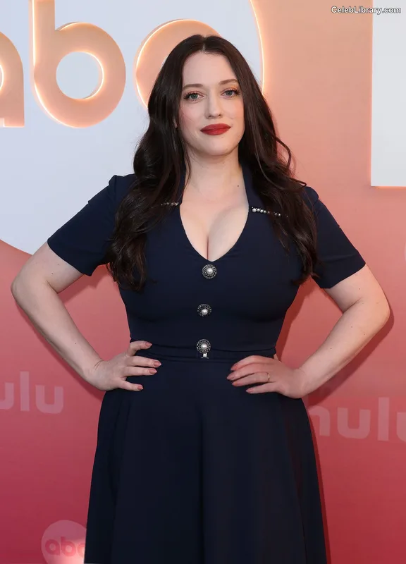 Kat Dennings photo 8 of 454