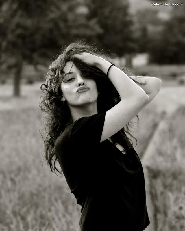 Kat Dennings photo 13 of 454