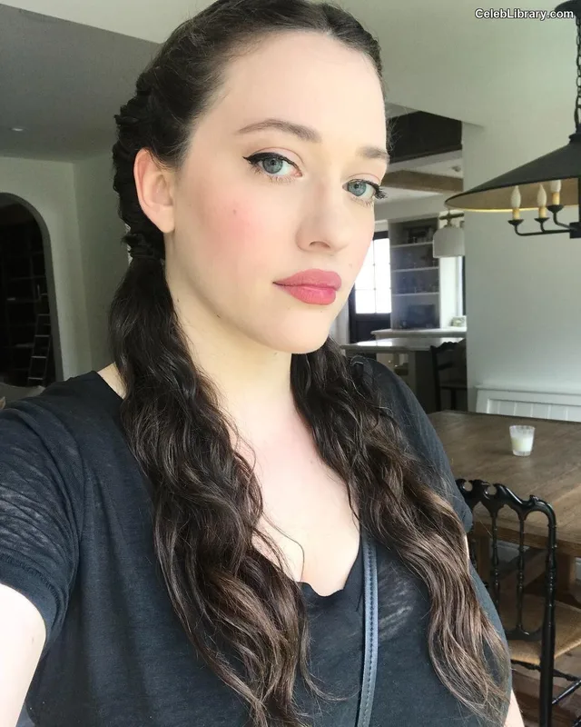 Kat Dennings photo 18 of 454