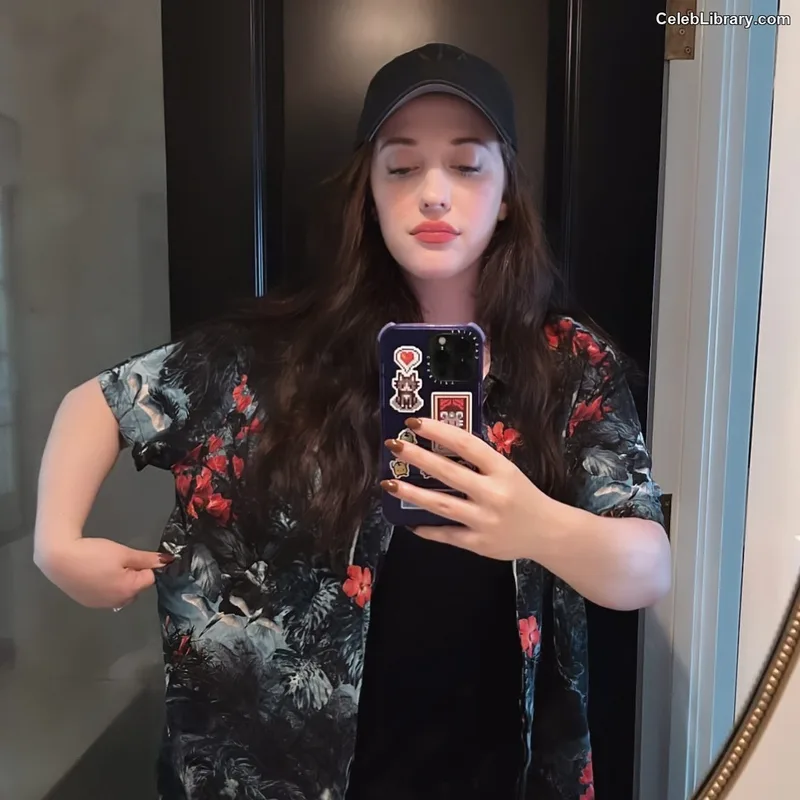Kat Dennings photo 2 of 454