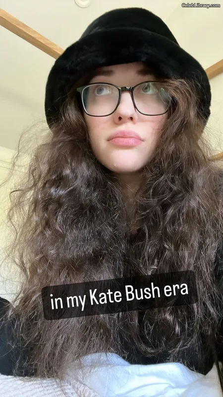 Kat Dennings photo 6 of 454