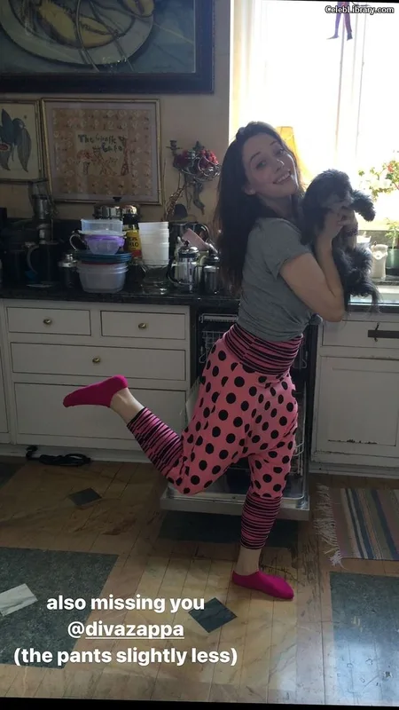 Kat Dennings photo 12 of 454